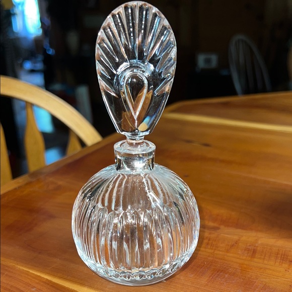 Vintage Elegant Clear Glass Crystal Perfume Bottle - Picture 1 of 5